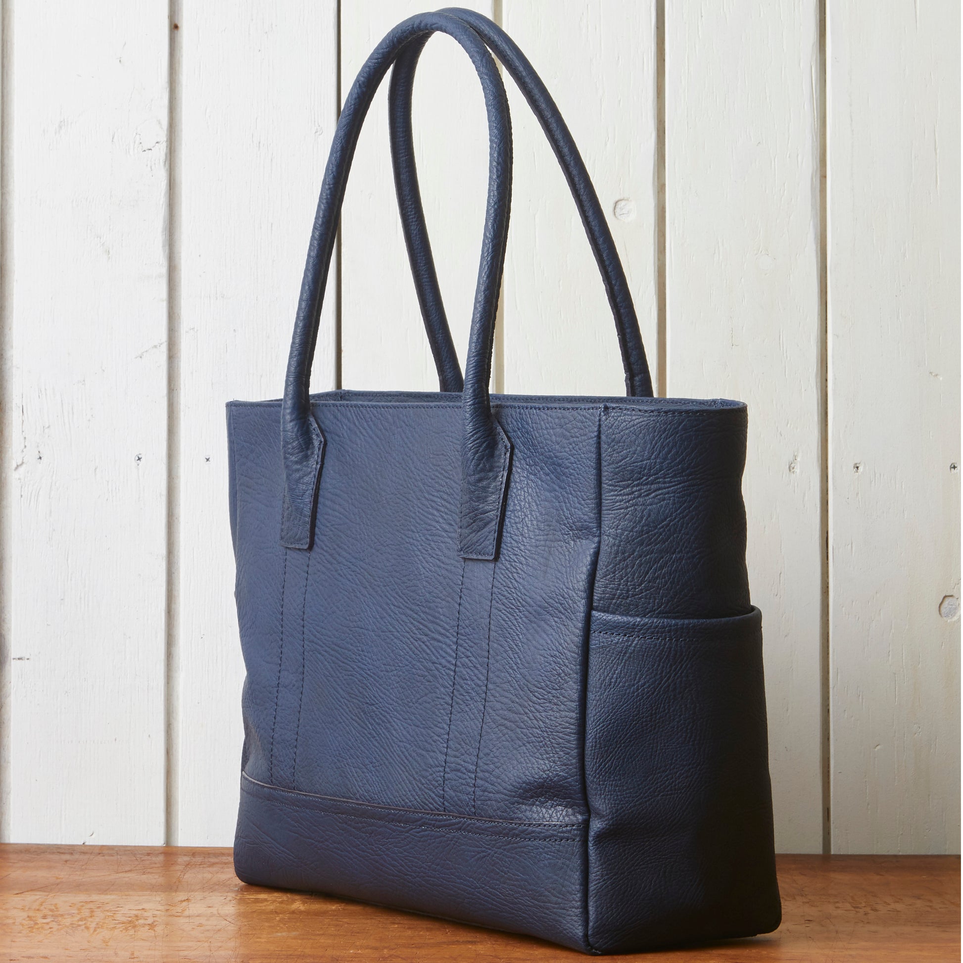 馬革トートバッグ Mcapa B4対応 軽量 日本製 経年変化 azzuni AZ-060
オリジナルブルーの横向き